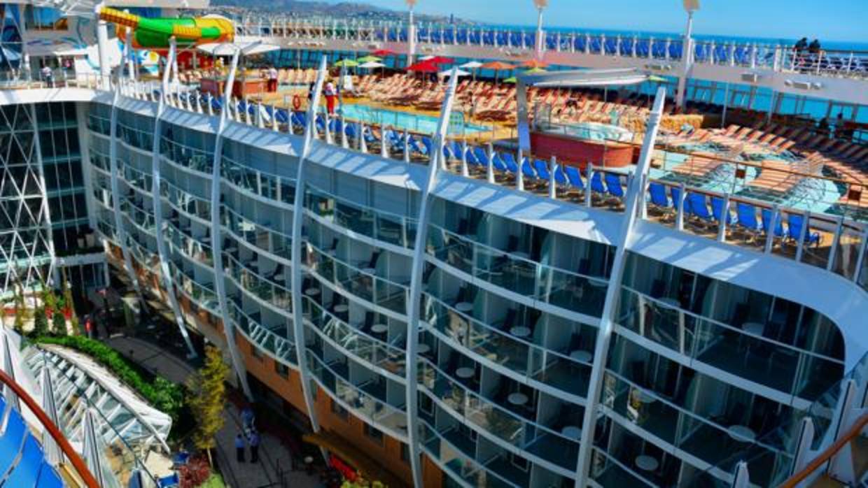 ¿Cómo es un crucero por dentro?